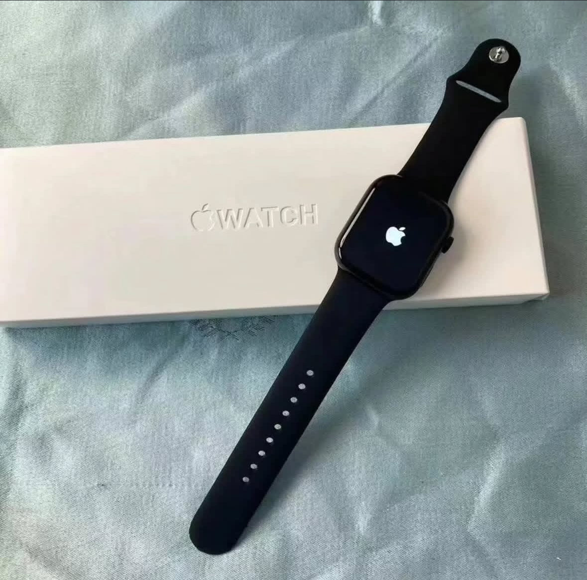 Apple Logo Series 10 (free nylon straps)